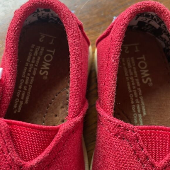 TOMS Toddler Sz 2 Red Velcro Shoes - Picture 2 of 4